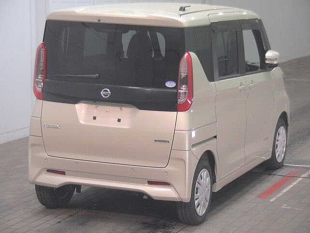 NISSAN ROOX