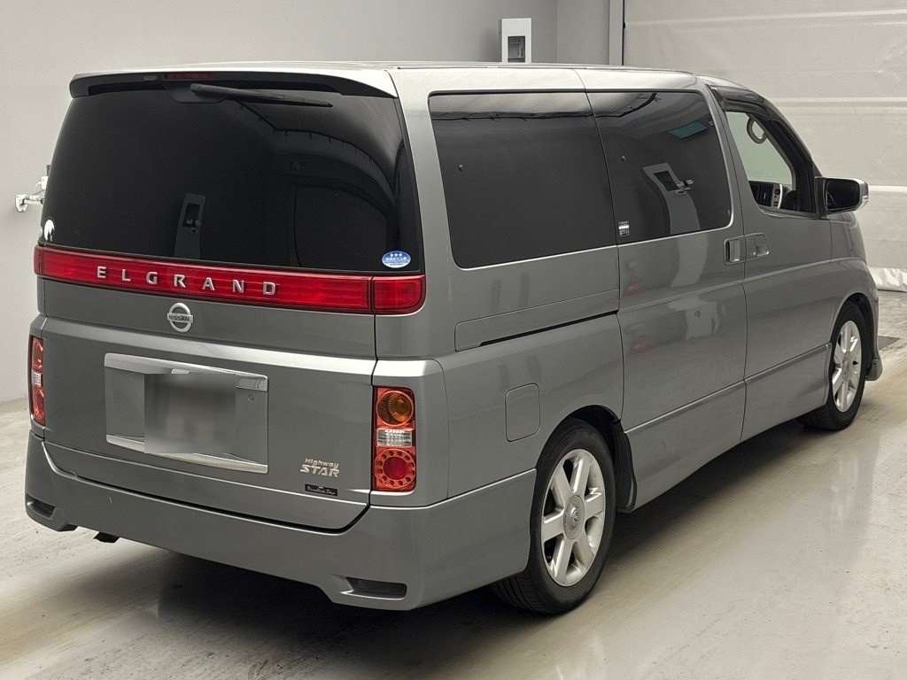 NISSAN ELGRAND