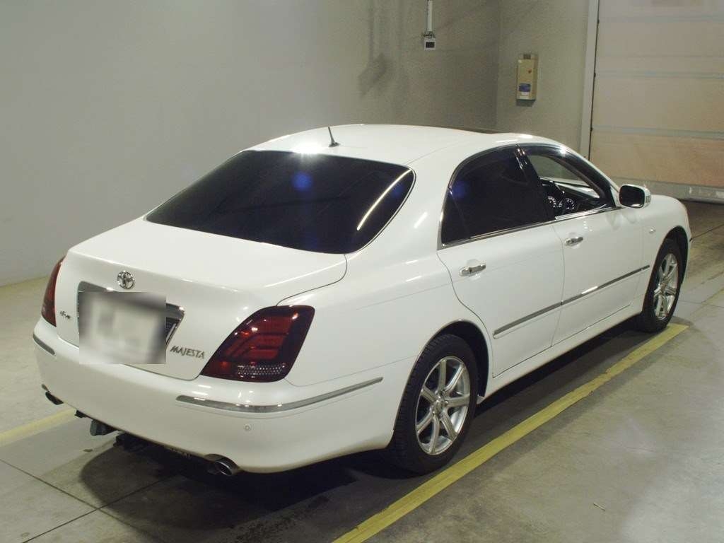 TOYOTA CROWN MAJESTA