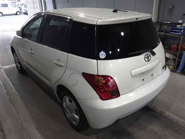 TOYOTA IST