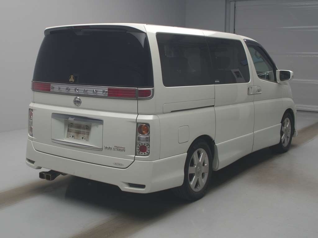 NISSAN ELGRAND