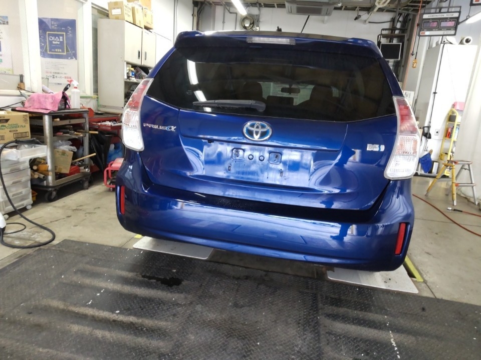 TOYOTA PRIUS ALPHA