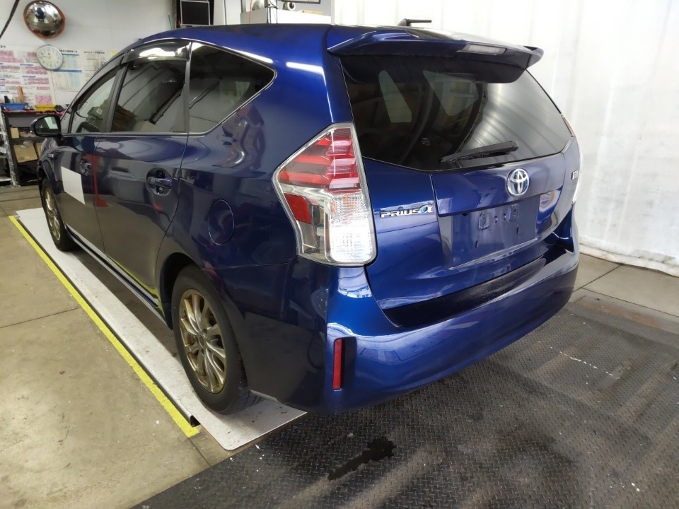 TOYOTA PRIUS ALPHA