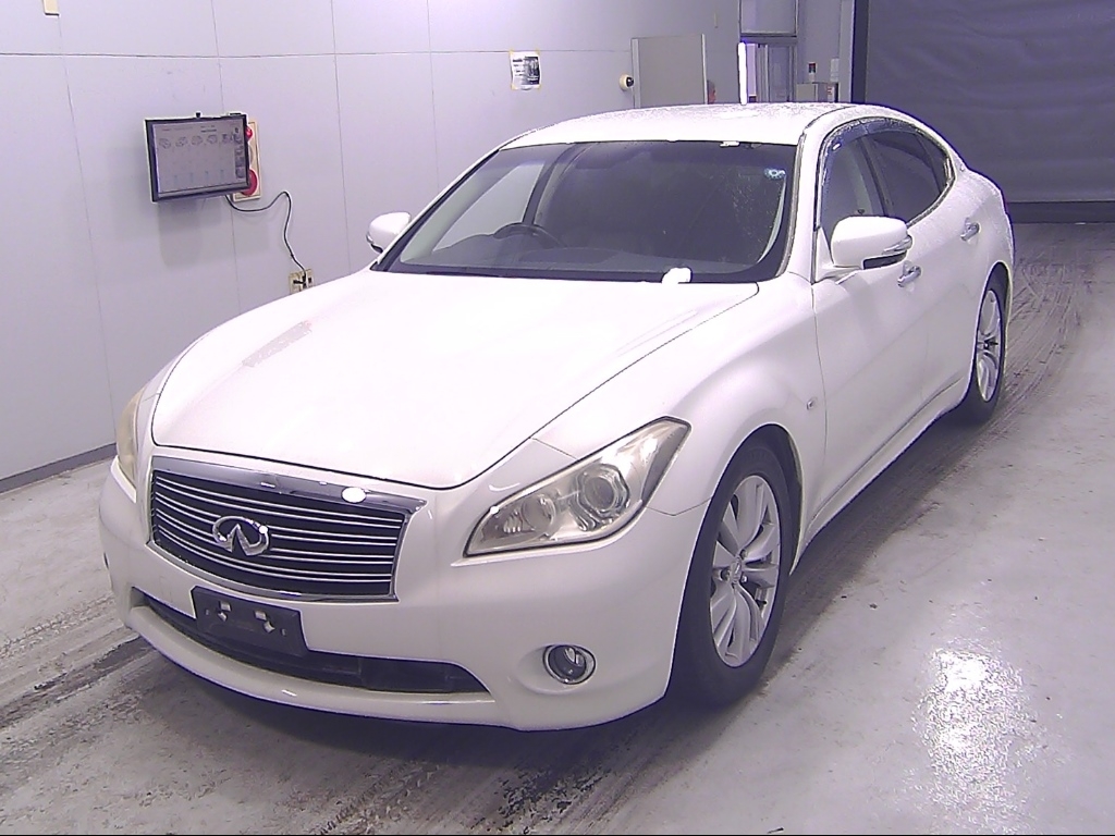 NISSAN FUGA