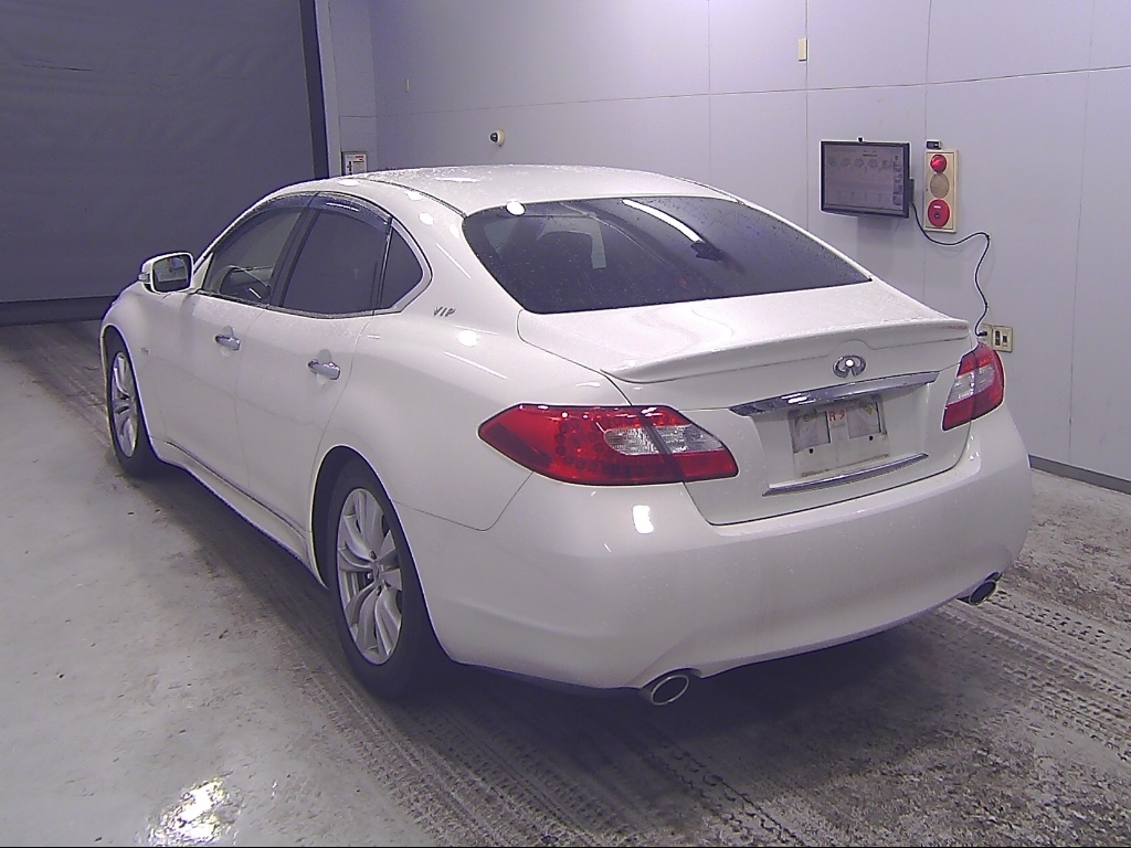 NISSAN FUGA