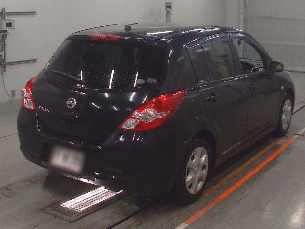 NISSAN TIIDA