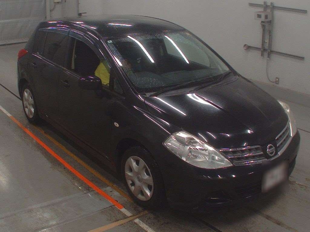 NISSAN TIIDA