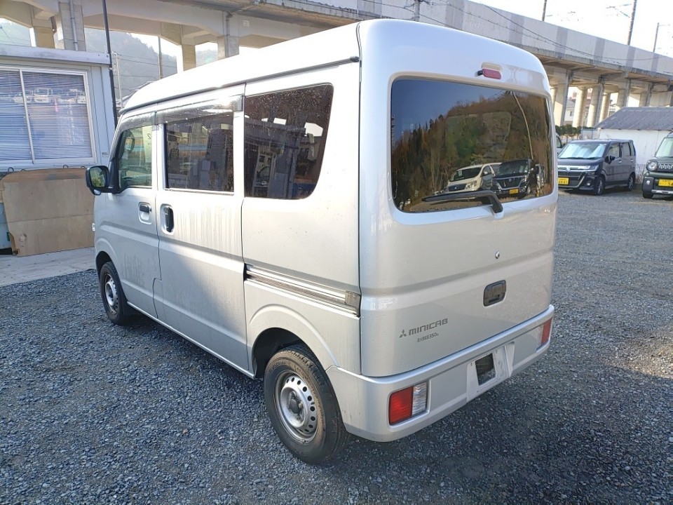 MITSUBISHI MINICAB