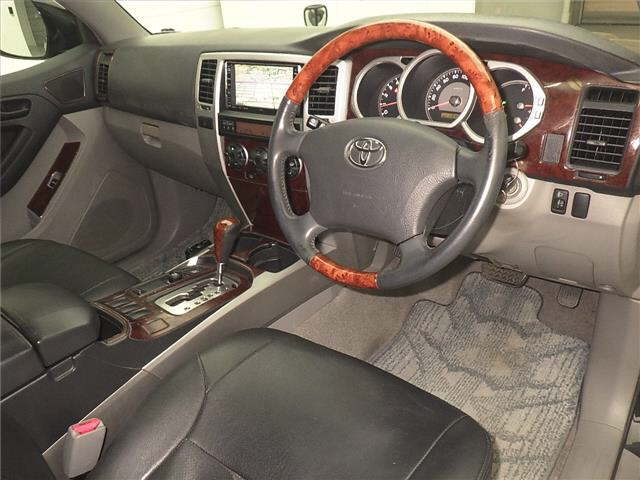 TOYOTA HILUX SURF