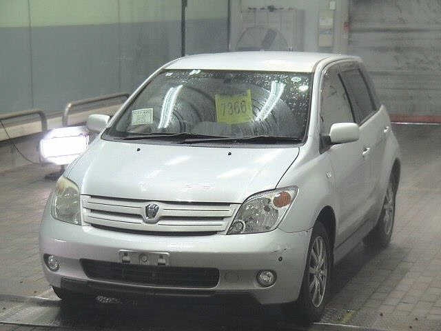 TOYOTA IST