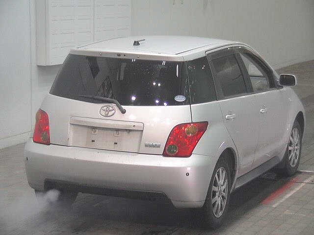 TOYOTA IST