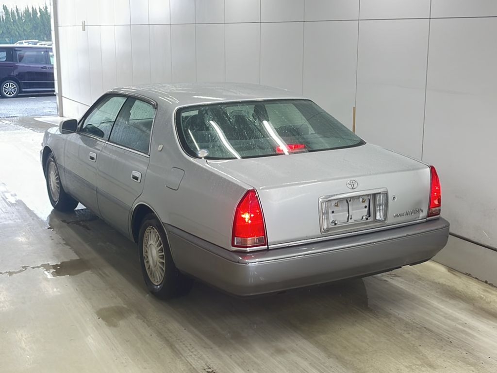TOYOTA CROWN MAJESTA