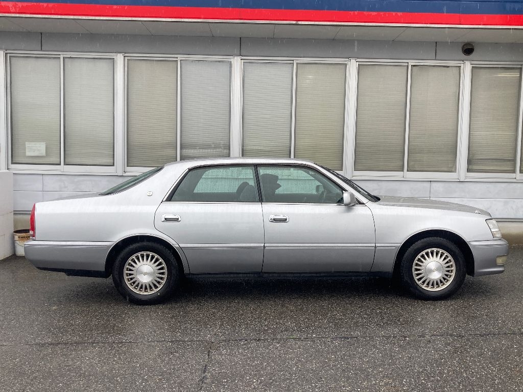 TOYOTA CROWN MAJESTA