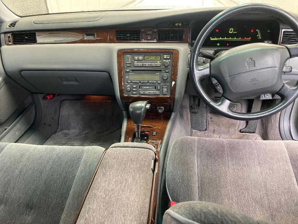 TOYOTA CROWN MAJESTA