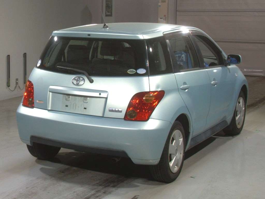 TOYOTA IST