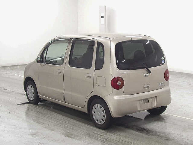 DAIHATSU MOVE LATTE
