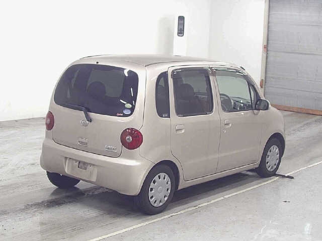 DAIHATSU MOVE LATTE