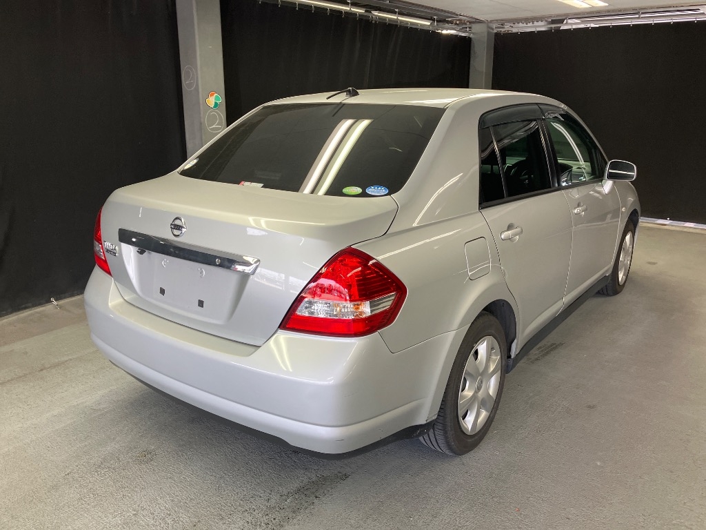 NISSAN TIIDA LATIO