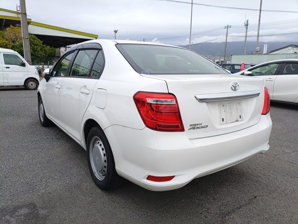 TOYOTA COROLLA AXIO