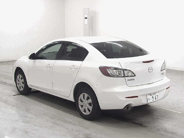 MAZDA AXELA