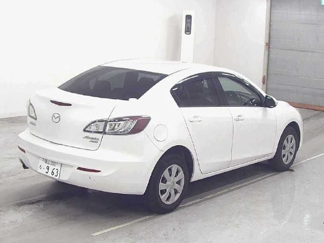 MAZDA AXELA