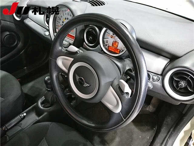 MINI HATCH