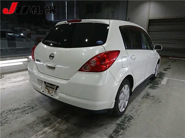 NISSAN TIIDA