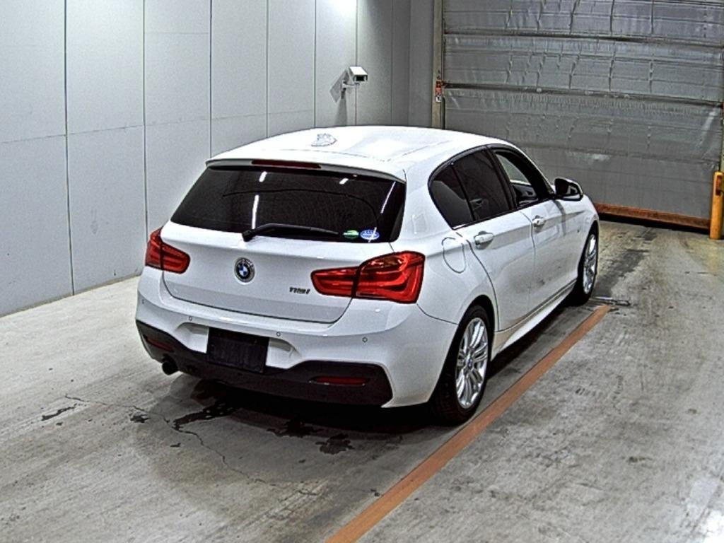 BMW 1-SERIES