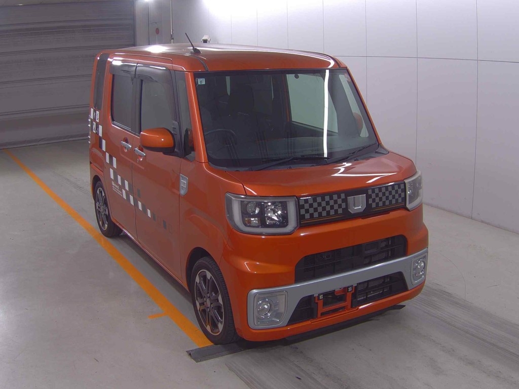 DAIHATSU WAKE