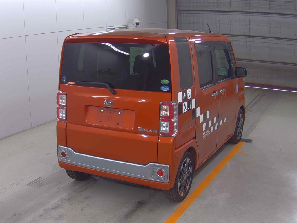DAIHATSU WAKE