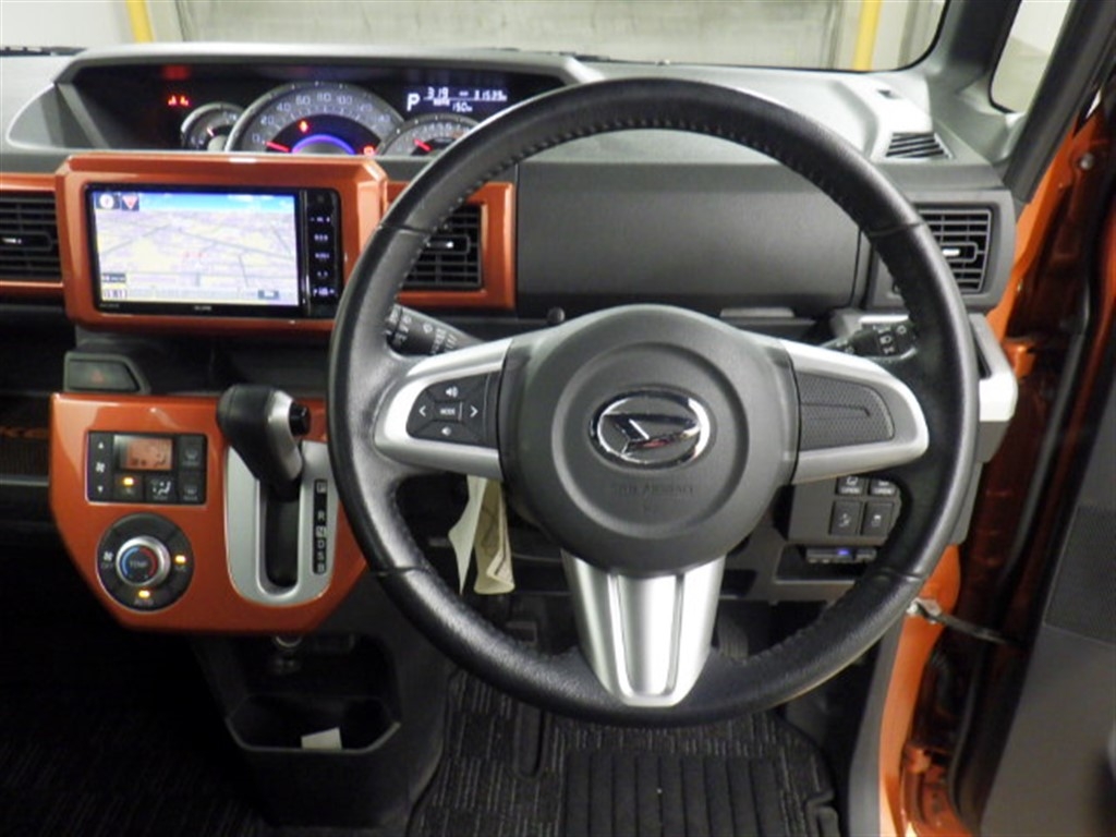 DAIHATSU WAKE