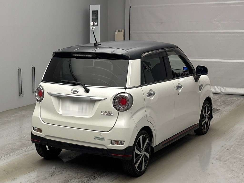 DAIHATSU CAST