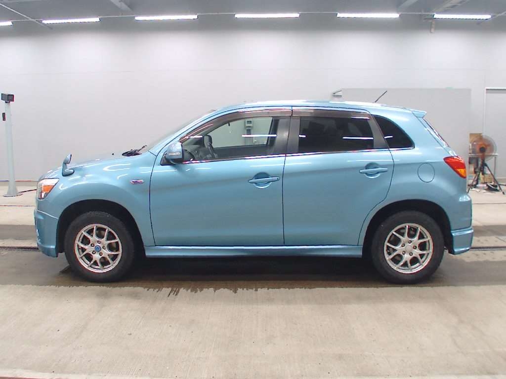 MITSUBISHI RVR