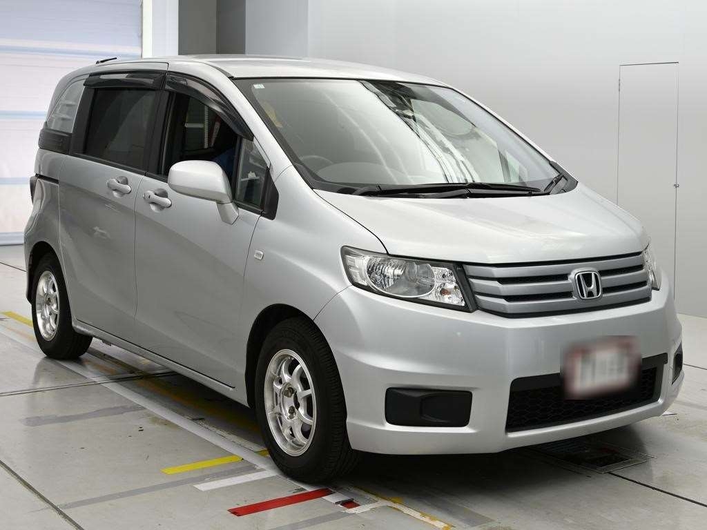 HONDA FREED SPIKE