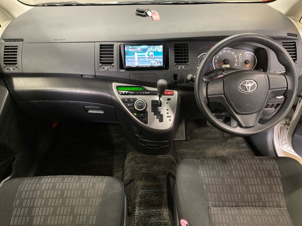 TOYOTA ISIS