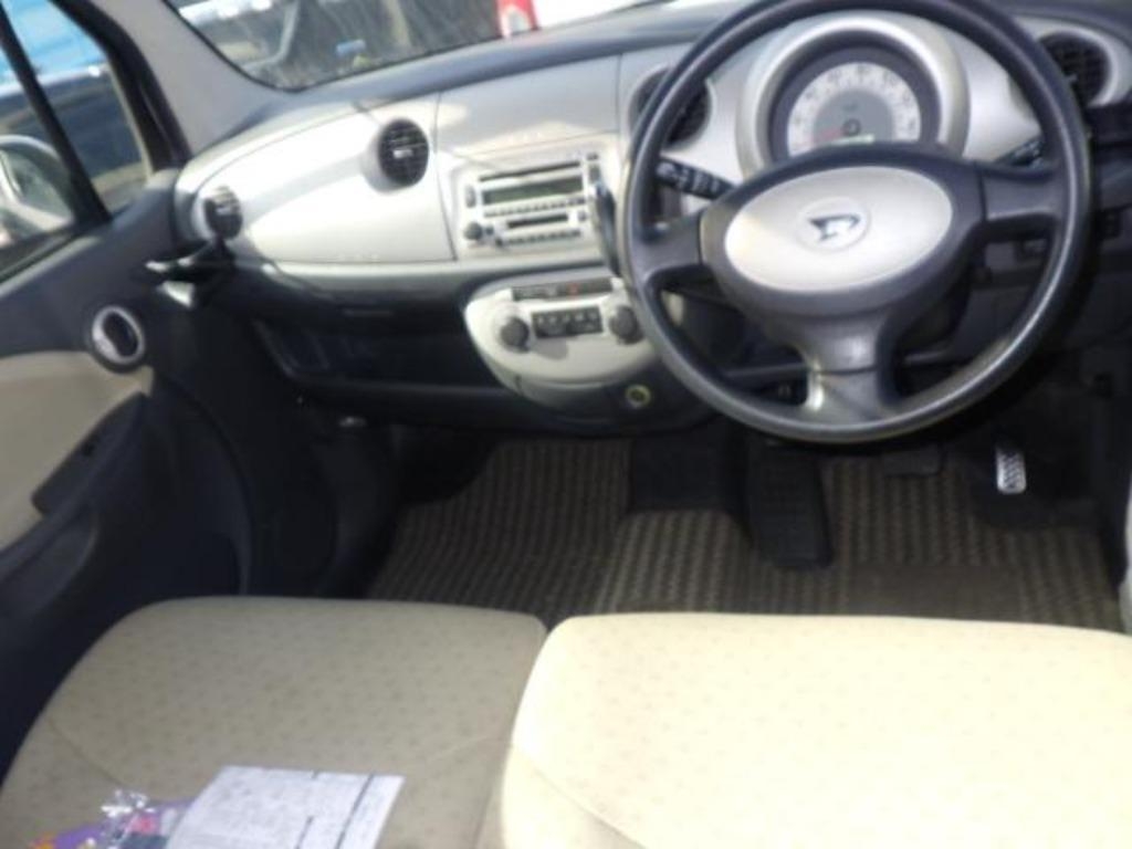 DAIHATSU MOVE LATTE