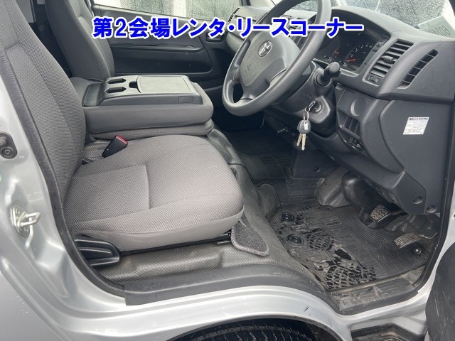 TOYOTA REGIUS ACE