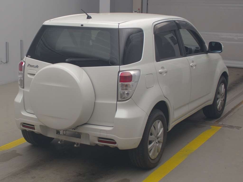 TOYOTA RUSH