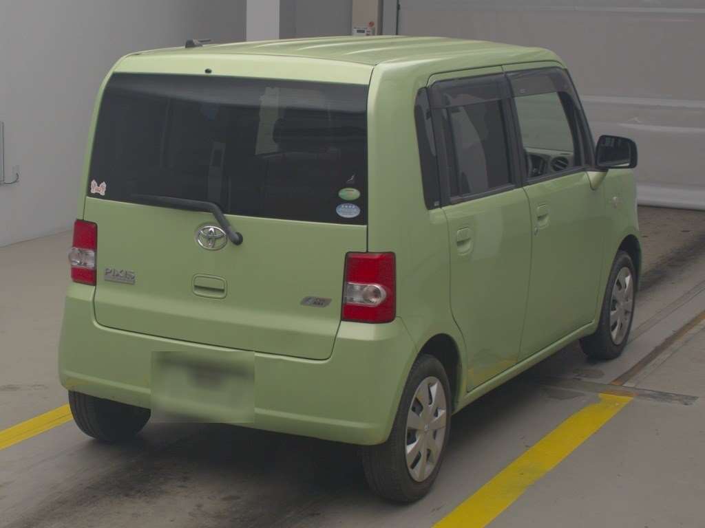 TOYOTA PIXIS SPACE