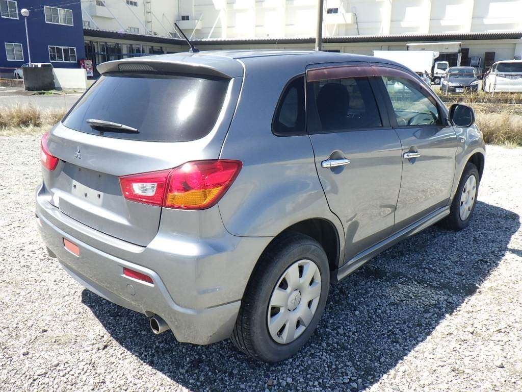 MITSUBISHI RVR