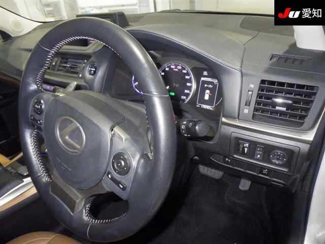 LEXUS CT200H