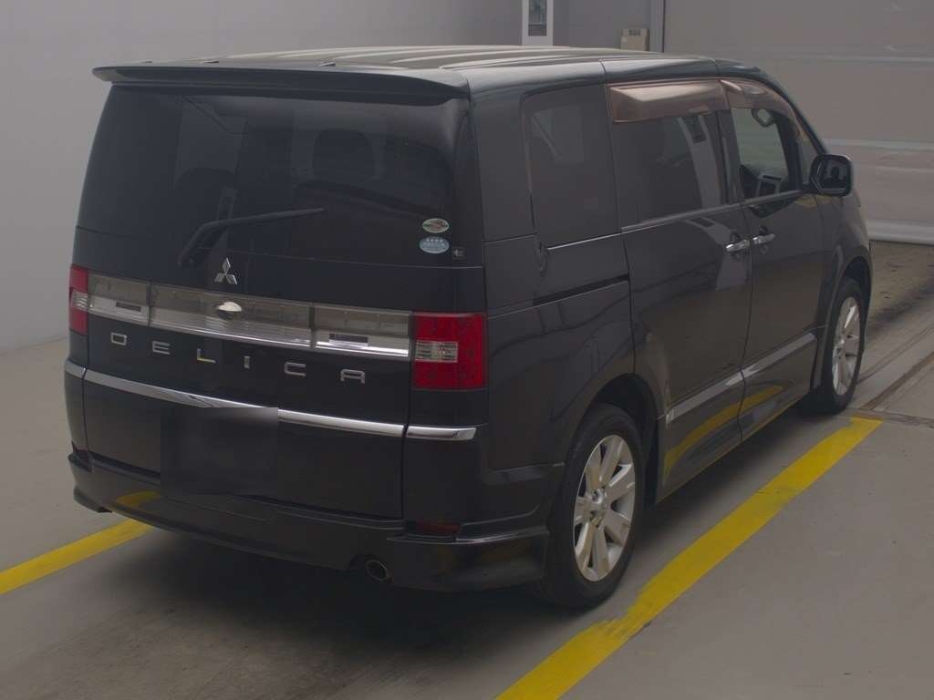 MITSUBISHI DELICA D:5