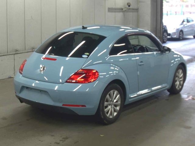 VOLKSWAGEN BEETLE