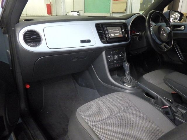 VOLKSWAGEN BEETLE