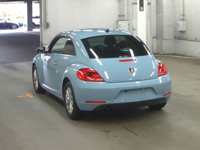 VOLKSWAGEN BEETLE