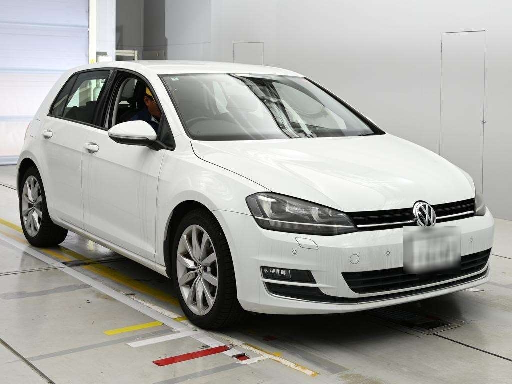 VOLKSWAGEN GOLF