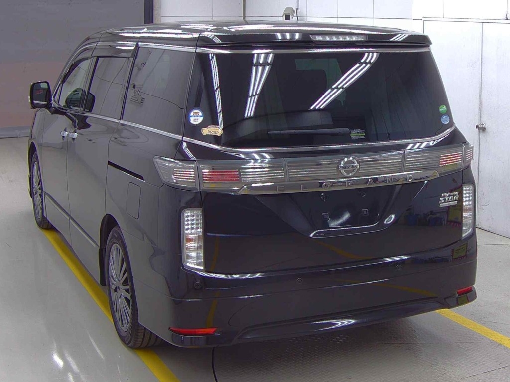 NISSAN ELGRAND