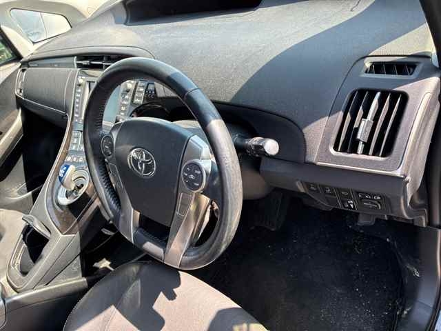 TOYOTA PRIUS PHV