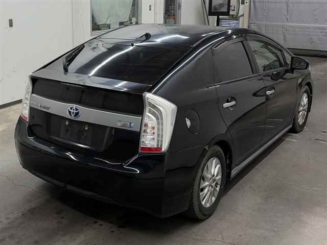 TOYOTA PRIUS PHV