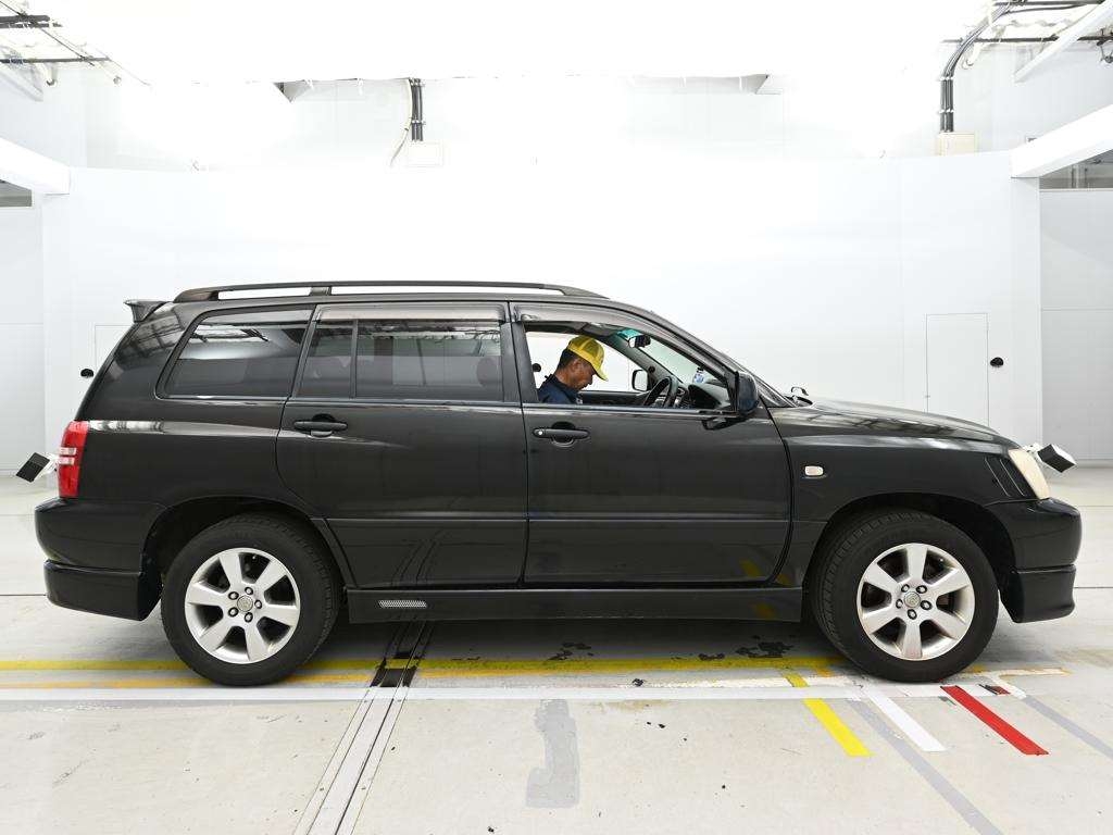 TOYOTA KLUGER V